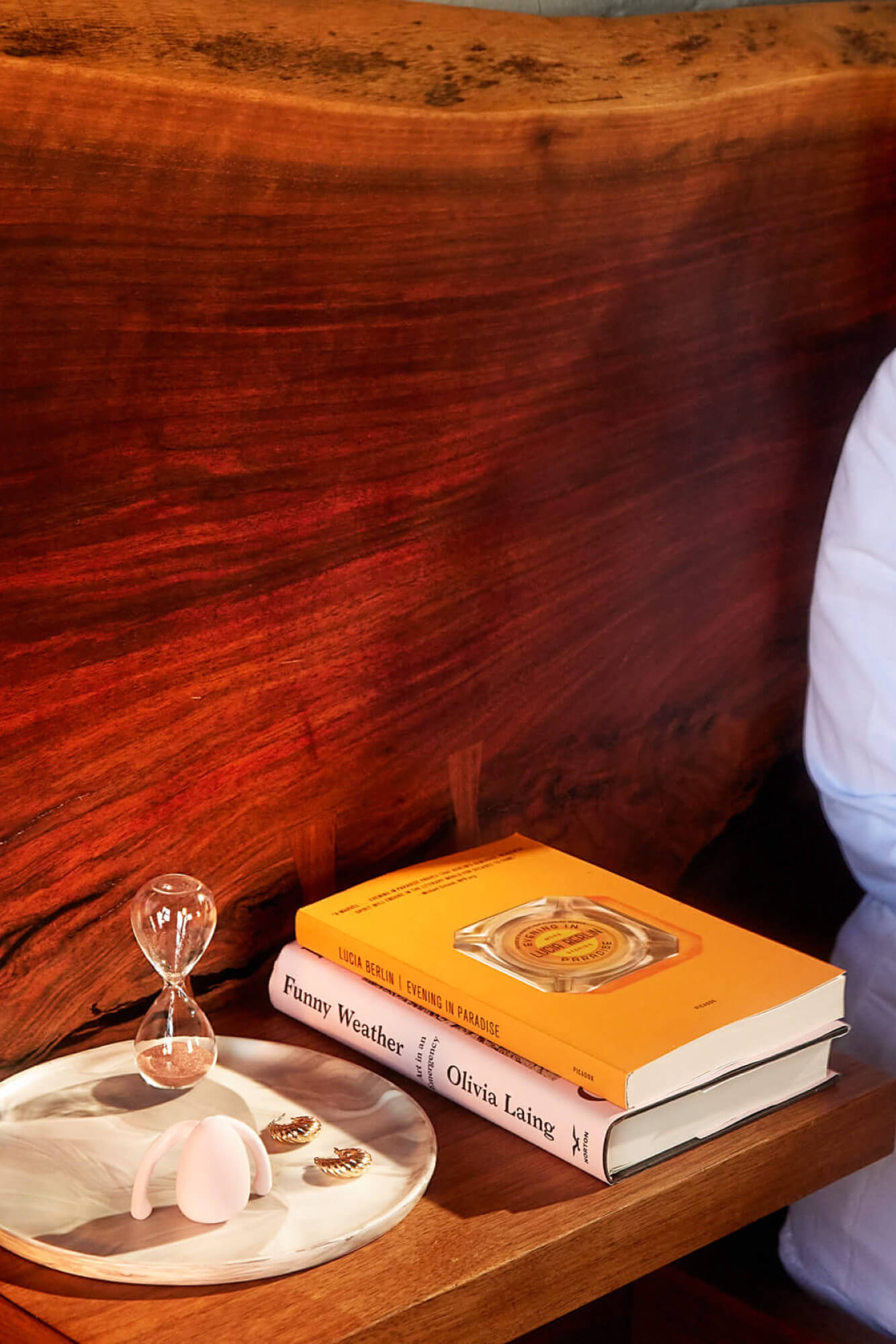 Quarts | Over a plate on a nightstand